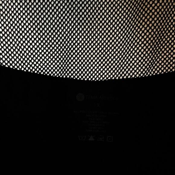 Black and Gold Workout Tank - Gold Glitter - Mesh Panel - EUC - 1X - Picture 3 of 5